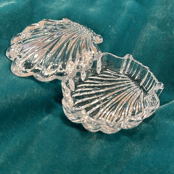 Shell 🐚 Glass Trinket Box - Picture 5 of 8